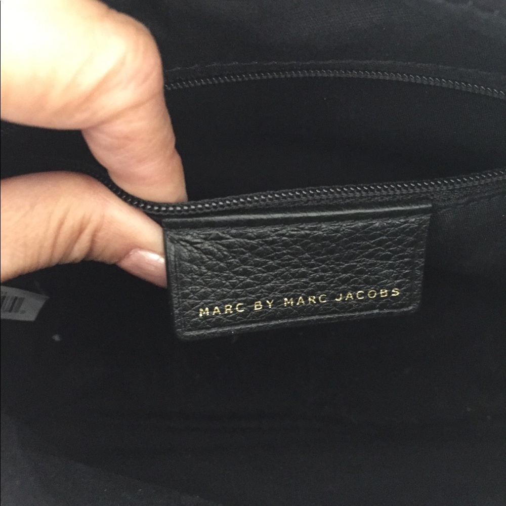 ๐ขSOLD๐ขMarc By Marc Jacobs Black Mini CB - Picture 5 of 8